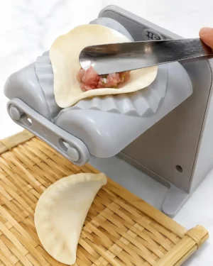 Dumpling Maker – Effortless Kitchen Folding Solution