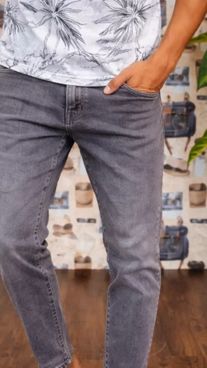 Men's Slim Fit Black Denim Jeans – Stretch Fabric Everyday Essential