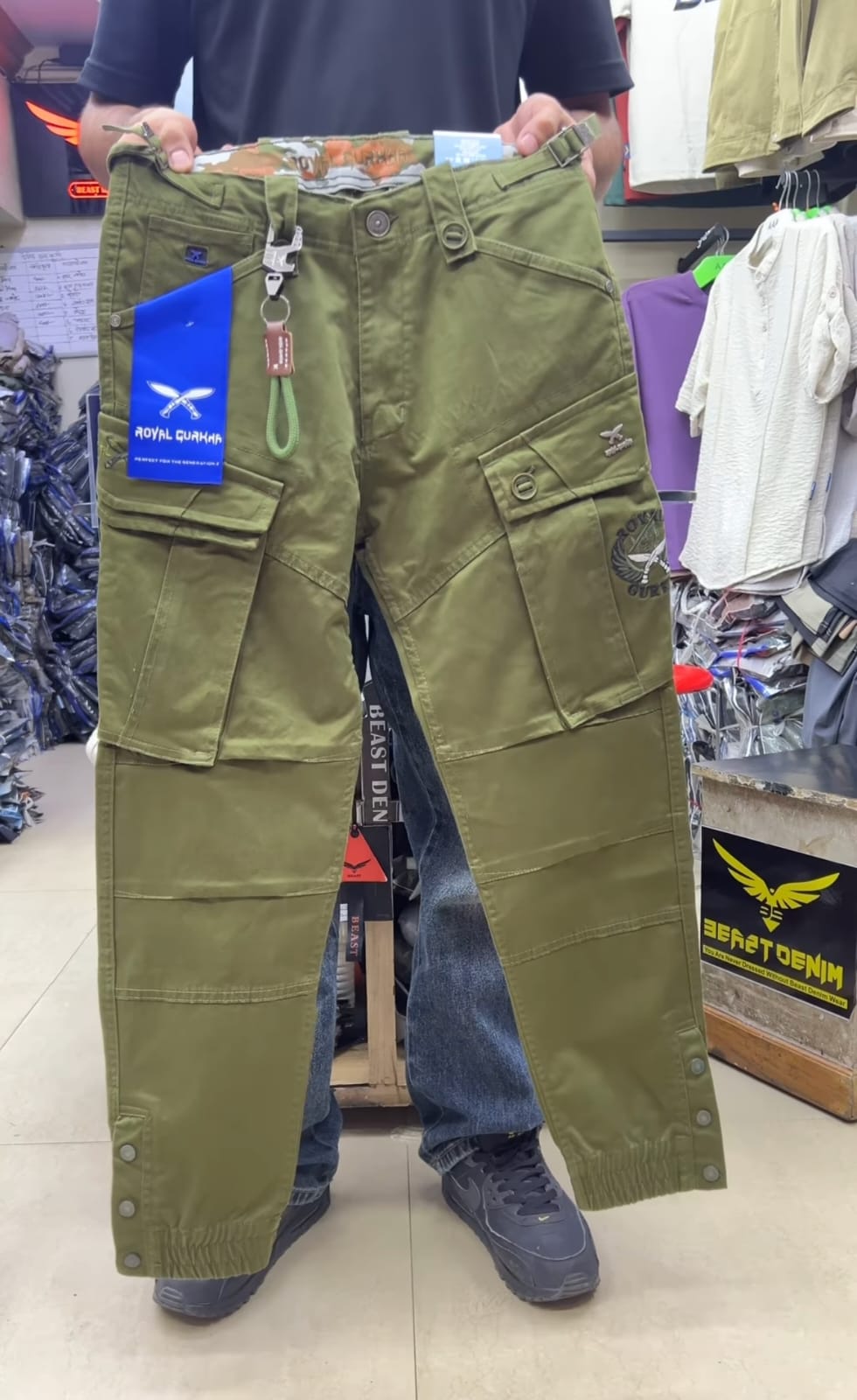 Men's Premium Cargo Pants – Comfortable Utility Design